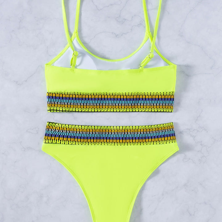 Dame højtaljet bikini med sportlig design og farverig kant Skovae