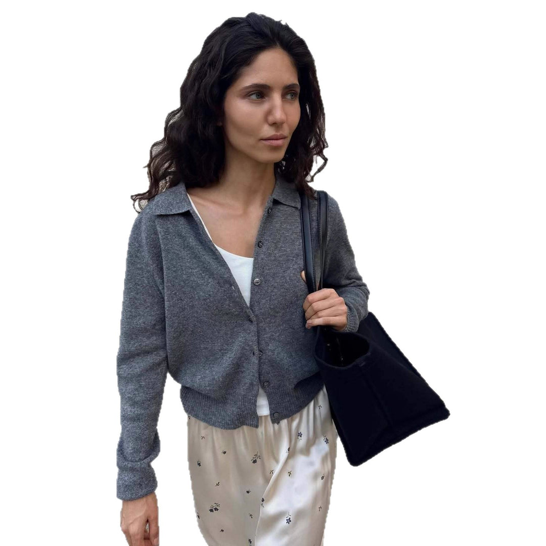 Dame cardigan med tidløst design og elegant knaplukning Stilla