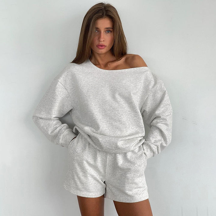 Damer Sporty sæt bestående af oversized sweatshirt og shorts med bredtalje Stilla
