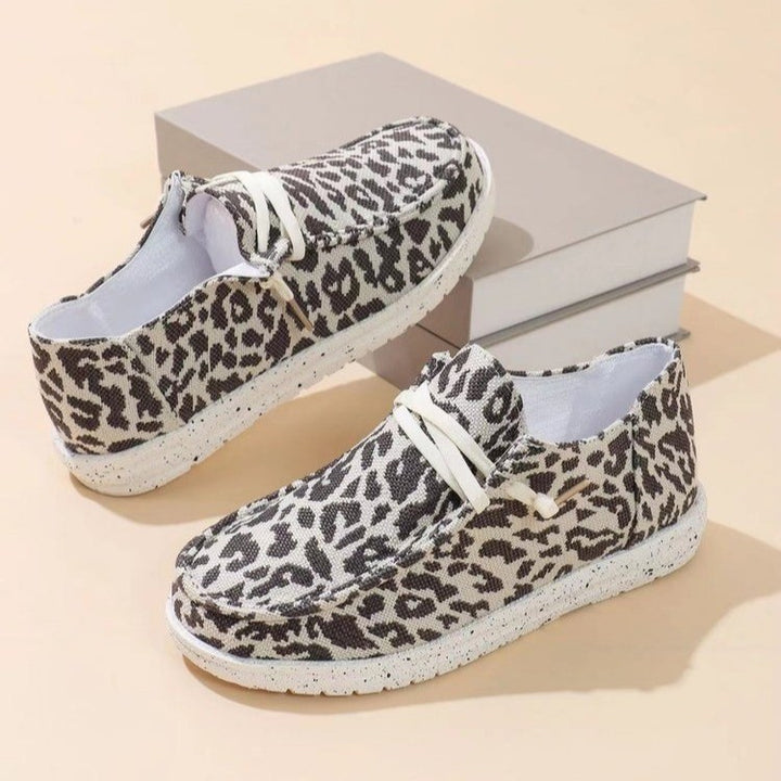 Dame sneakers i trendy leopardmønster med fleksibel sål og åndbar overmaterialedesign Stilla