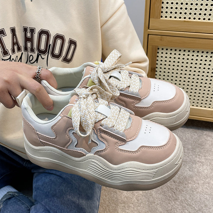 Dame Sporty Sneakers med struktureret overdel og innovative snøringsdetaljer Stilla
