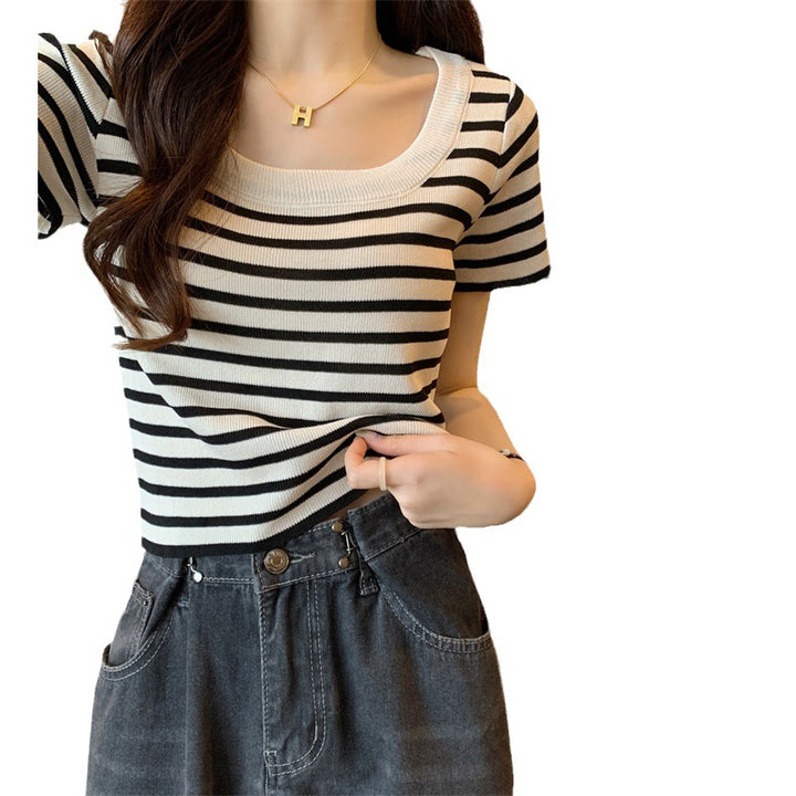 Kvindernes cropped stribede top med moderne knude design og elastisk kant Skovae