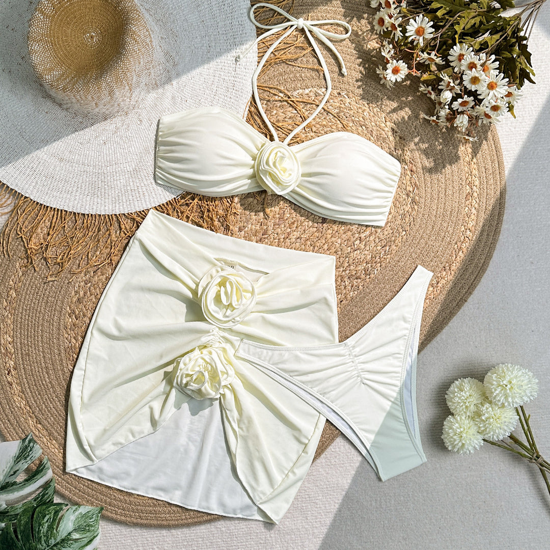 Dame badedragt-sæt med elegant drapering og blomster detalje Stilla