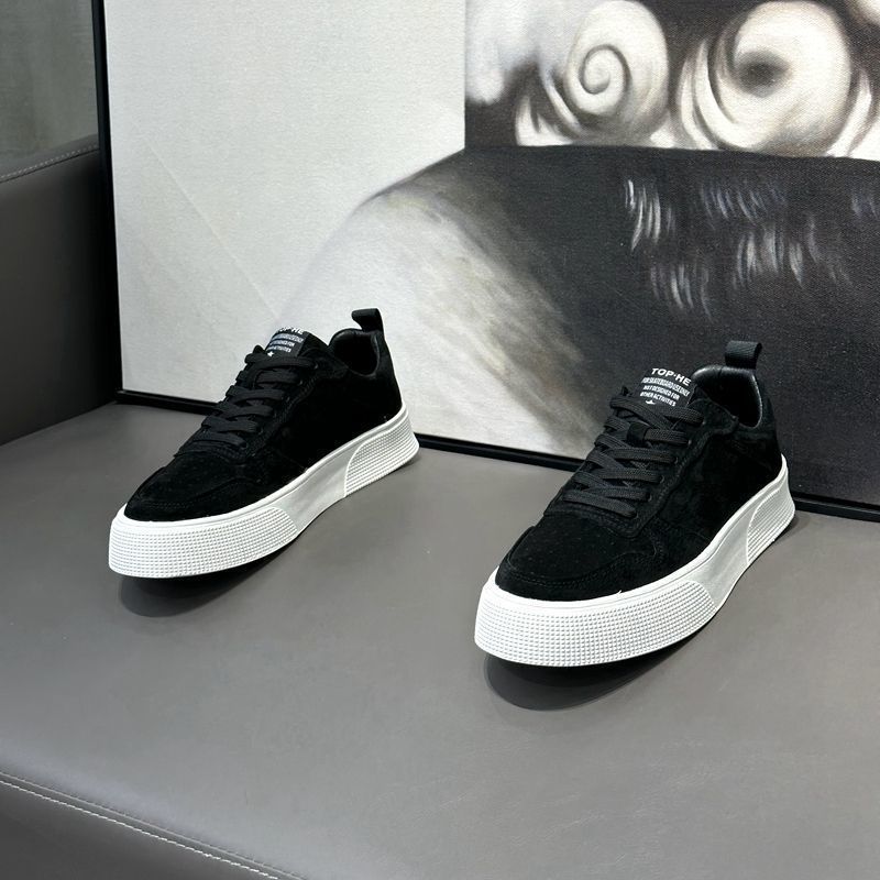 Dame Behagelige Sneakers lavet af kvalitets ruskind med skridsikker sål og fugtregulerende indersål Stilla