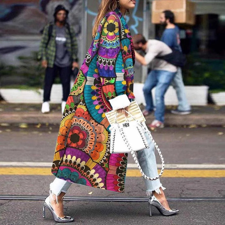 Kvinders trendy kimono med farverigt mandala-mønster