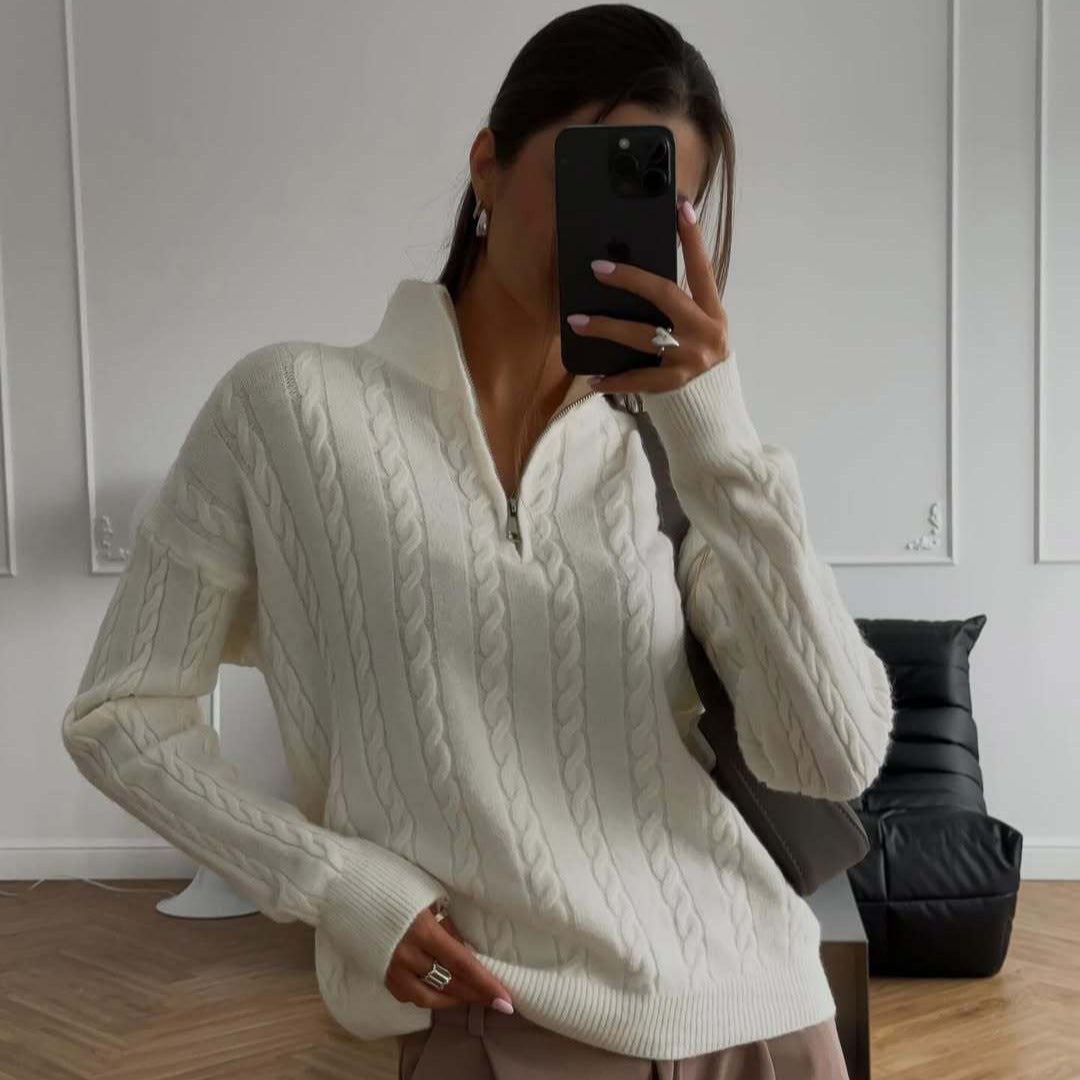 Kvinders stilfulde strikket sweater med høj krave og lynlås Skovae