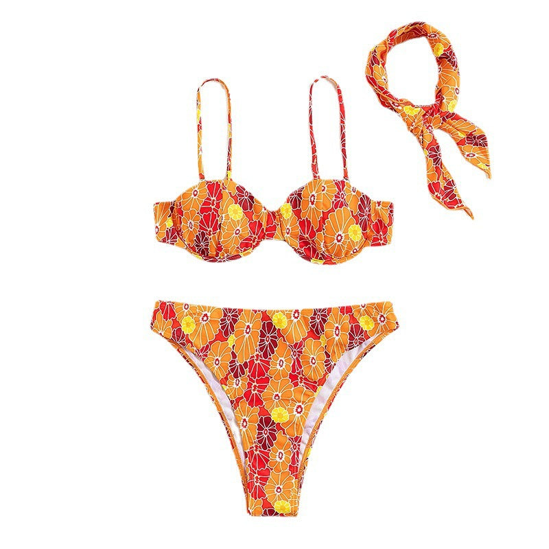 Dame trekantet bikini med farverigt blomsterprint og justerbare stropper Skovae