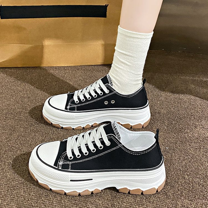 Dame Chunky Sneakers i moderne design med åndbar overfladestruktur og skridsikker sål Stilla