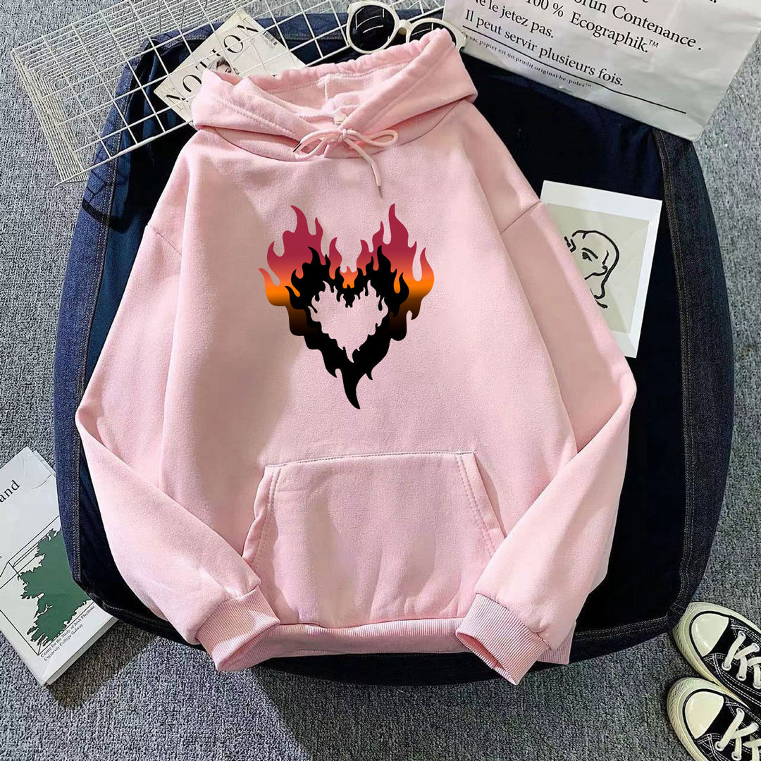 Kvinders hoodie med kreativ flammehjerte design Skovae
