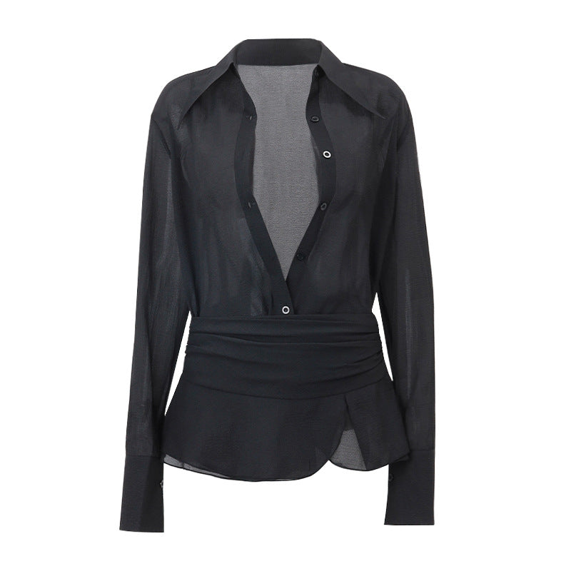 Dame modebluse med raffinert vikledesign og transparente elementer Stilla
