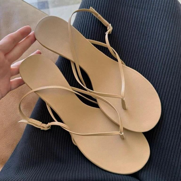 Femme Minimalist Sandaler med justerbare remme Stilla