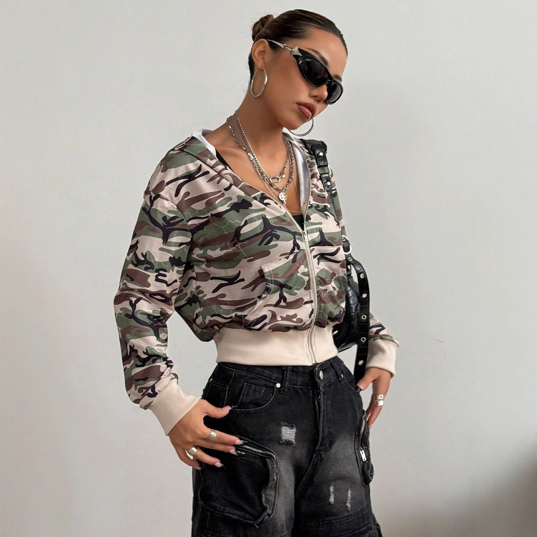 Kvindernes cropped hoodie jakke i moderne camouflage stil Stilla