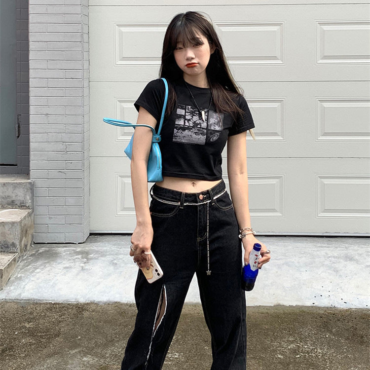 Dame Cropped T-Shirt med kreativt grafisk design Skovae
