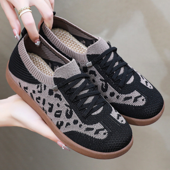 Dame Let og åndbar striksneakers med moderigtige motiver Stilla