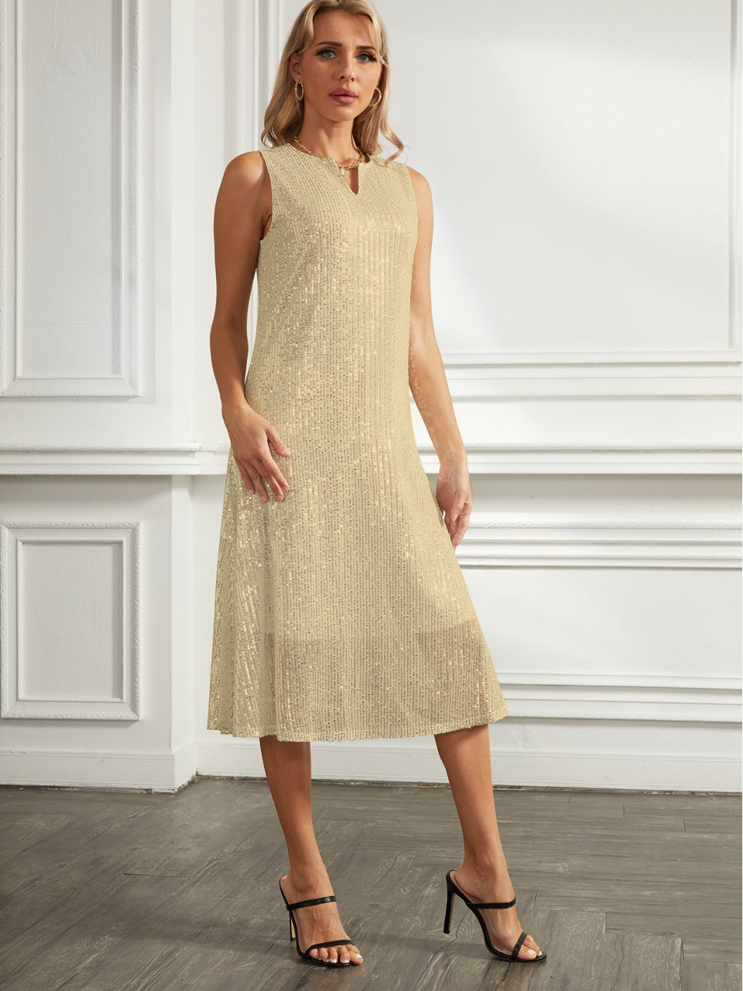 Dame Midikjole med elegant glimmer-design og enkel snitføring Stilla