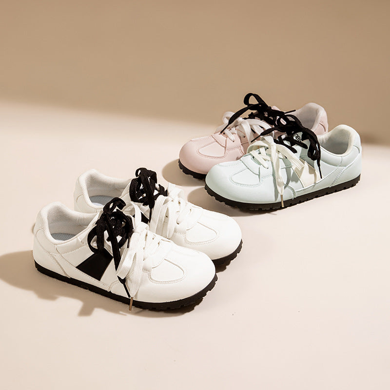 Dame Sporty Sneakers med innovativt overmateriale og fleksibel såleprofil Stilla