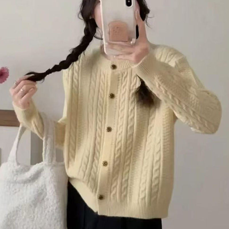 Dame elegant cardigan med kabelmønster og dekorative knapper Stilla