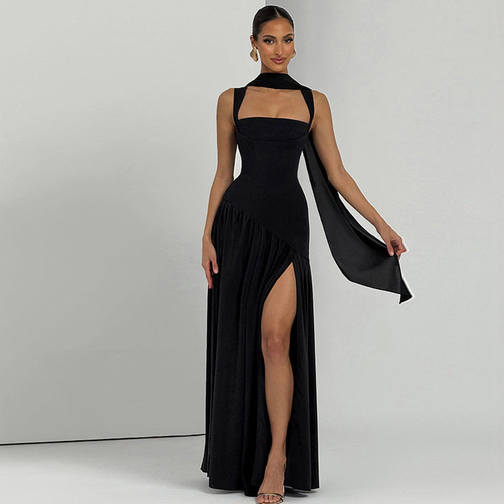 Dame Elegant aftenkjole med asymmetrisk snit og dyb slids Skovae