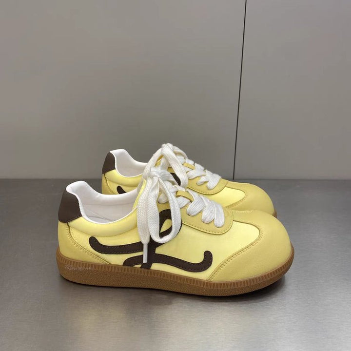 Dame Sneakers med moderne detaljer og behagelig dæmpning Stilla