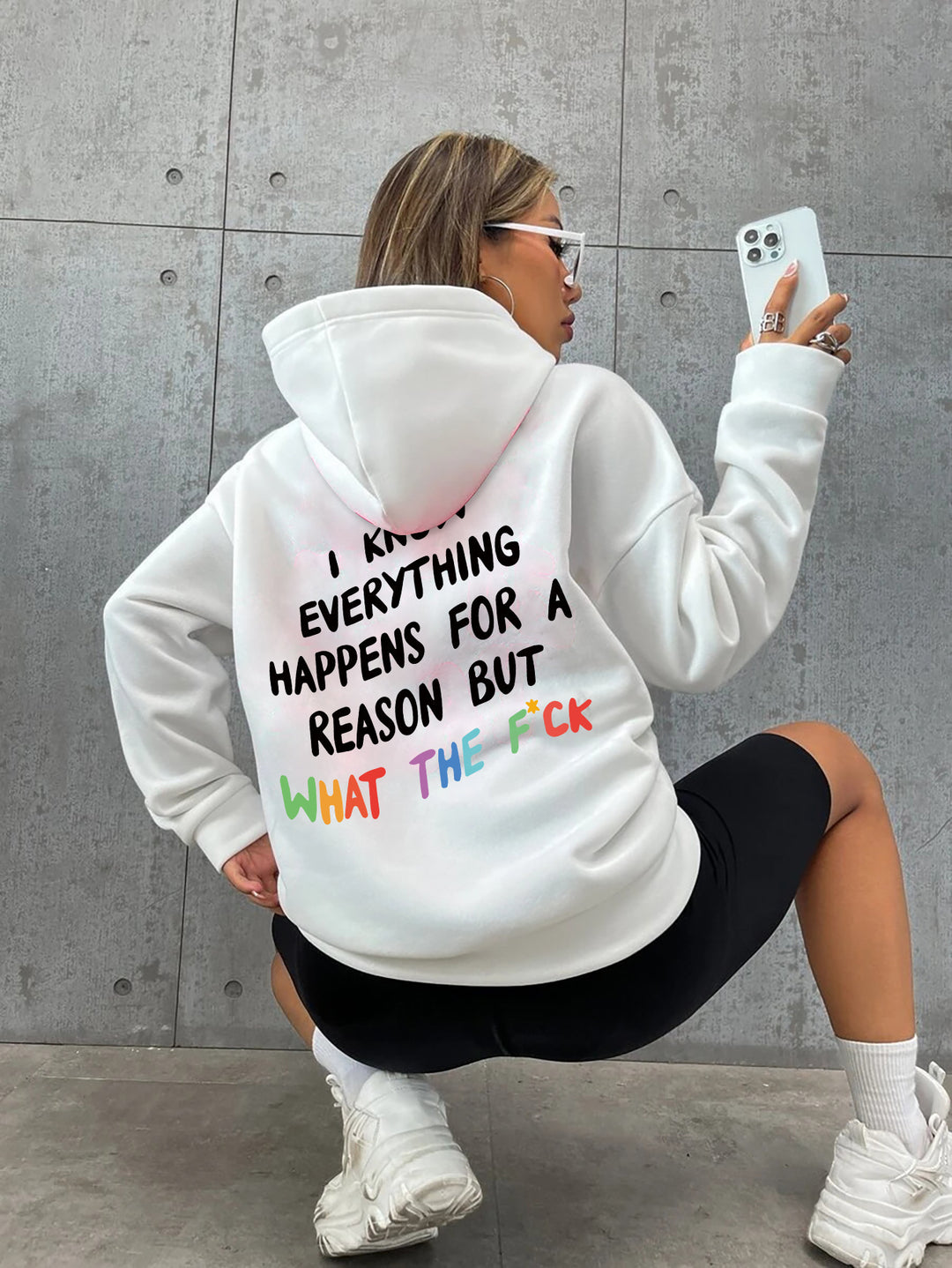 Kvinders hoodie med inspirerende tekst og løs pasform Skovae