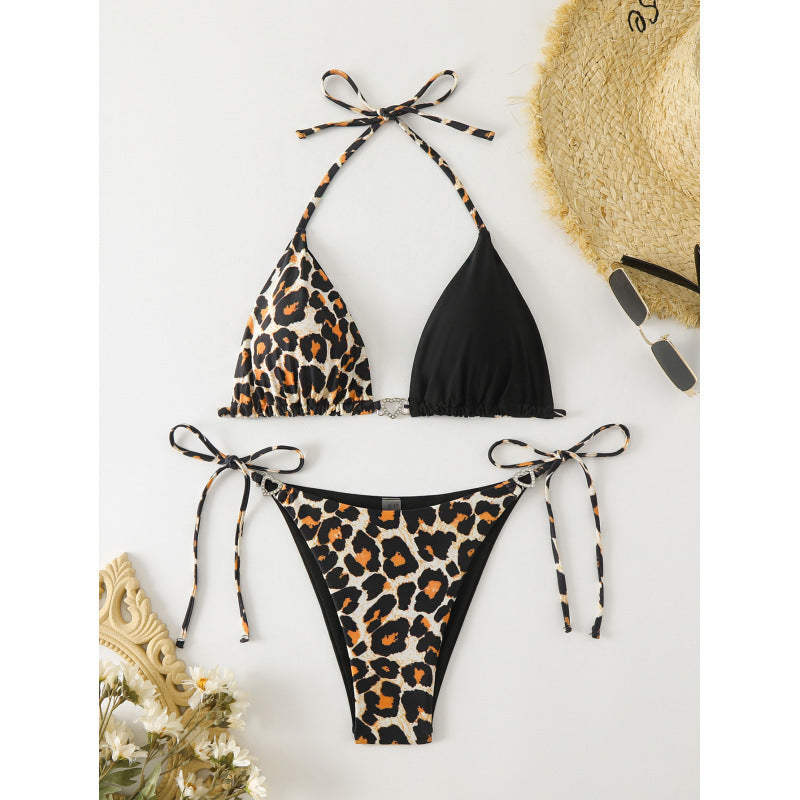 Dame triangl-bikini med raffinerede bindebånd og moderigtigt leopardmønster Skovae