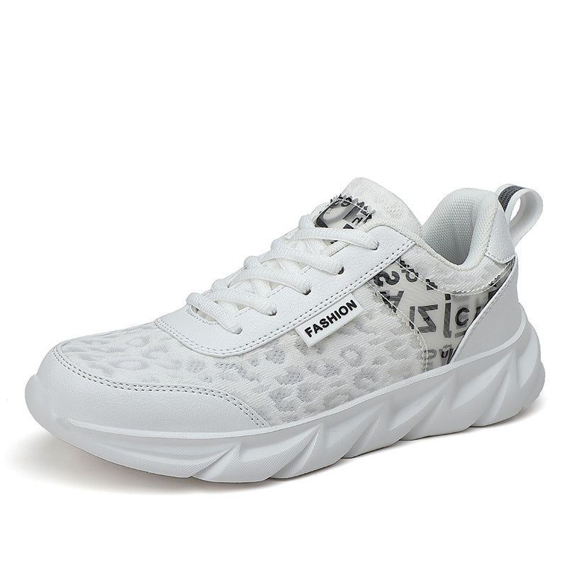 Dame nan modische City-Sneaker med åndbar netoverflade, polstret indersål og formet let sål Skovae