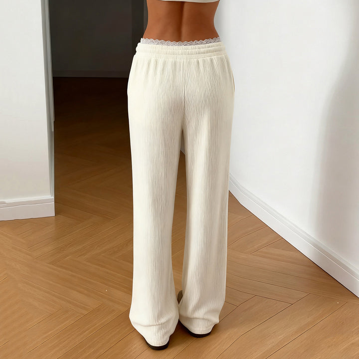 Dame Flared Sweatpants med elastisk talje og komfortabelt design Skovae