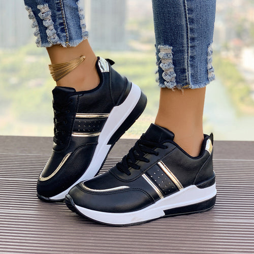 Dame nan City-Sneaker med dæmpet kilehæl, polstret komfortfodbed og elegante metallic-detaljer Skovae