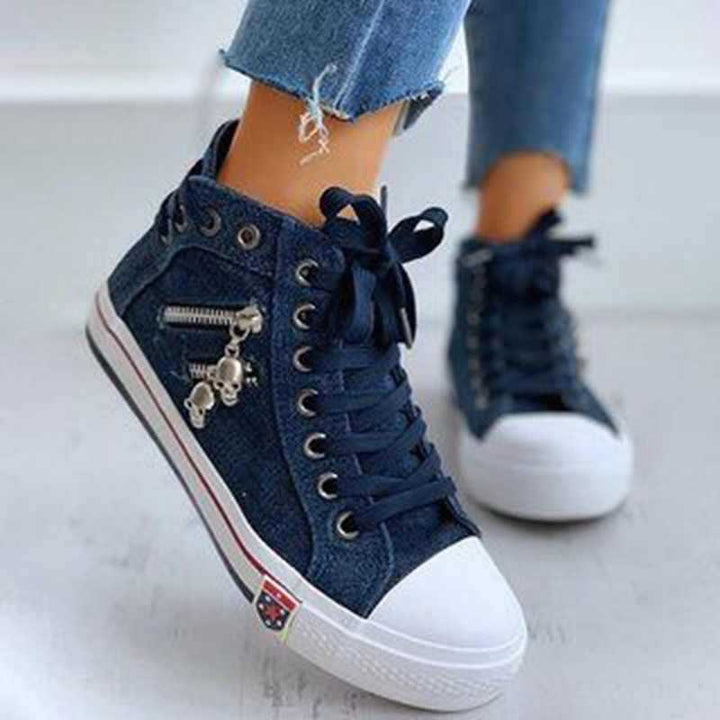 Dame Sneakers med fashionable lynlåsdetaljer og dekorative vedhæng Stilla