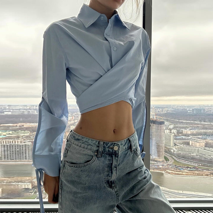 Dame Cropped Skjorte Bluse med Innovativt Wrap Design og Lange Ærmer Skovae