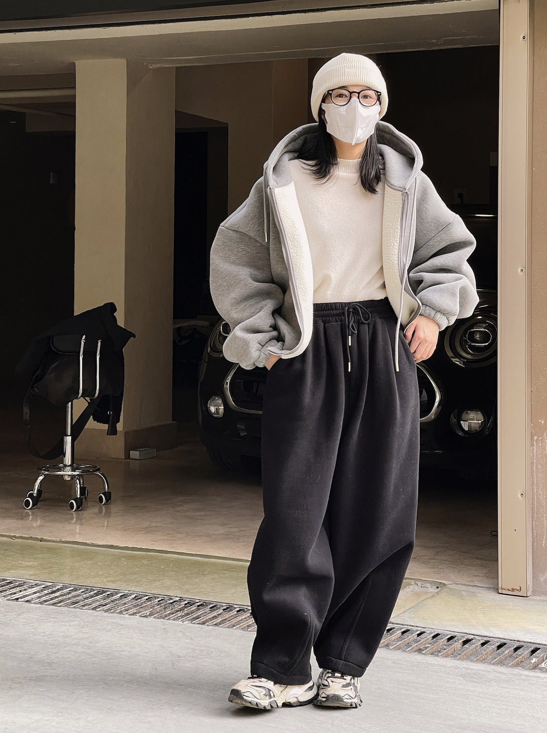 Kvinders Komfortable Oversized Hoodie Jakke med Generøse Lommer og Snoretræk Stilla