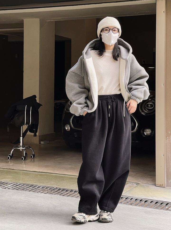 Kvinders Komfortable Oversized Hoodie Jakke med Generøse Lommer og Snoretræk Stilla