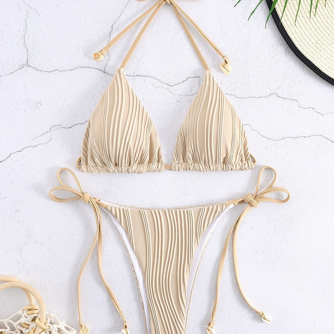 Dame triangel-bikini med flæse-design og individuelt justerbare sidestræk Stilla