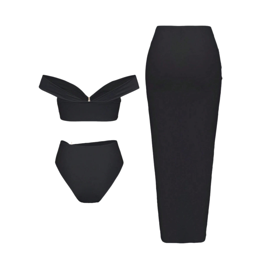 Dame Bikinisæt med indpakningsskørt og elegante smykkedetaljer Skovae