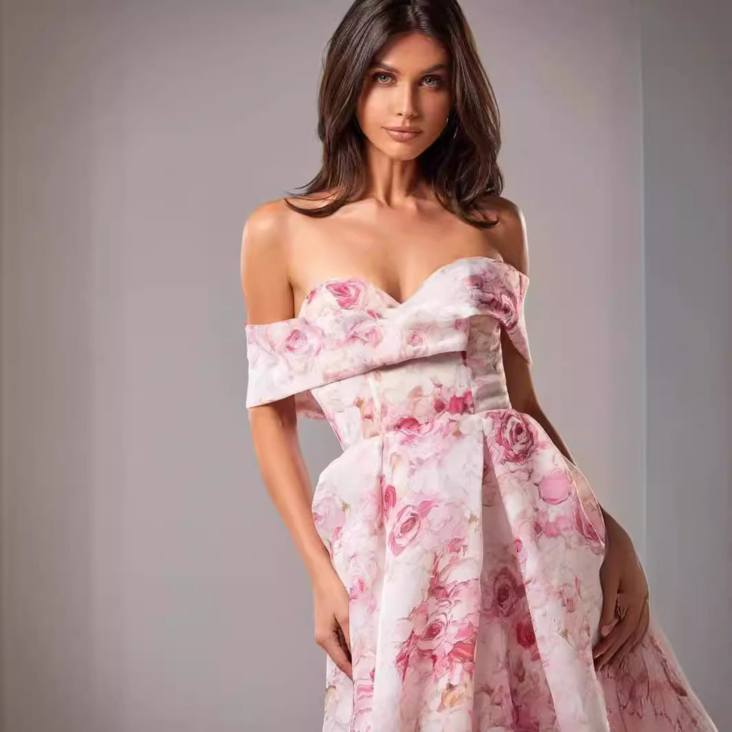 Kvinders maxikjole med off-shoulder design og blomsterprint Skovae
