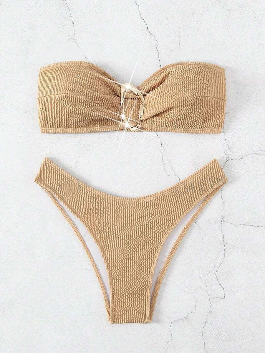 Dame bandeau bikini med moderne knude-design og elegant ringdetalje Skovae