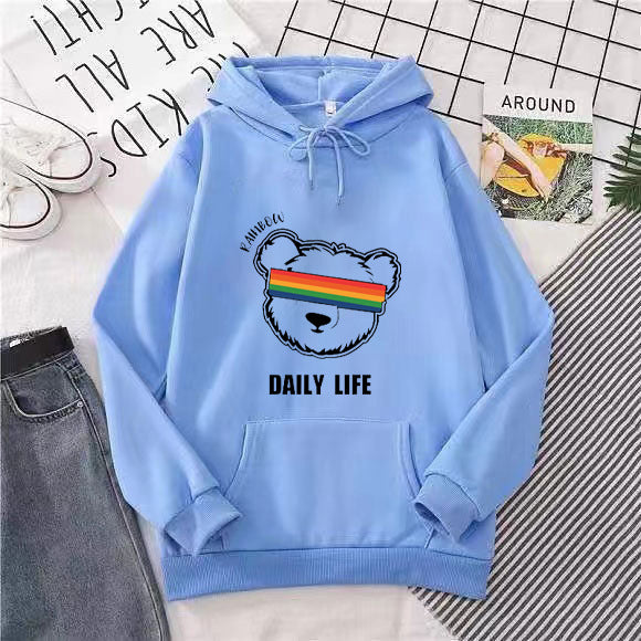 Dame hoodie med stilfuldt bjørnemotiv Skovae