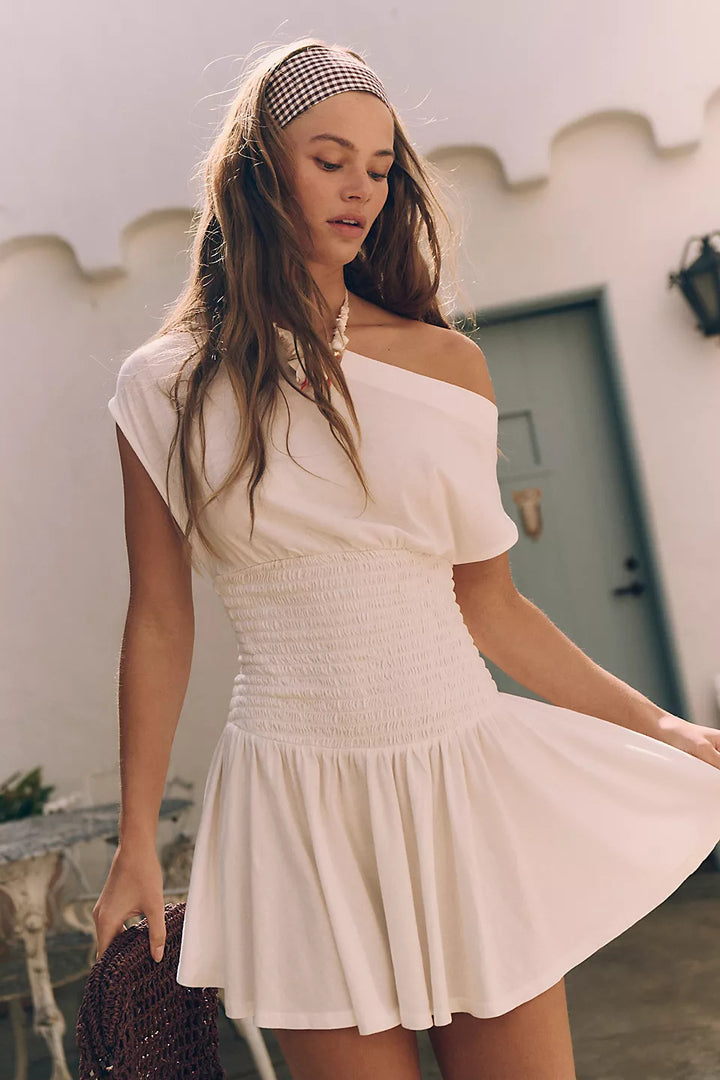 Dame Off-Shoulder Smocked Mini Kjole Stilla