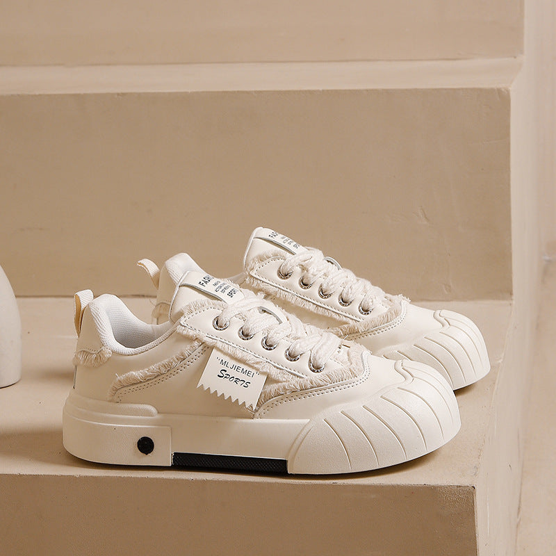 Dame sport sneakers i moderne retro-design med robust overdel og skridsikkert sål Stilla