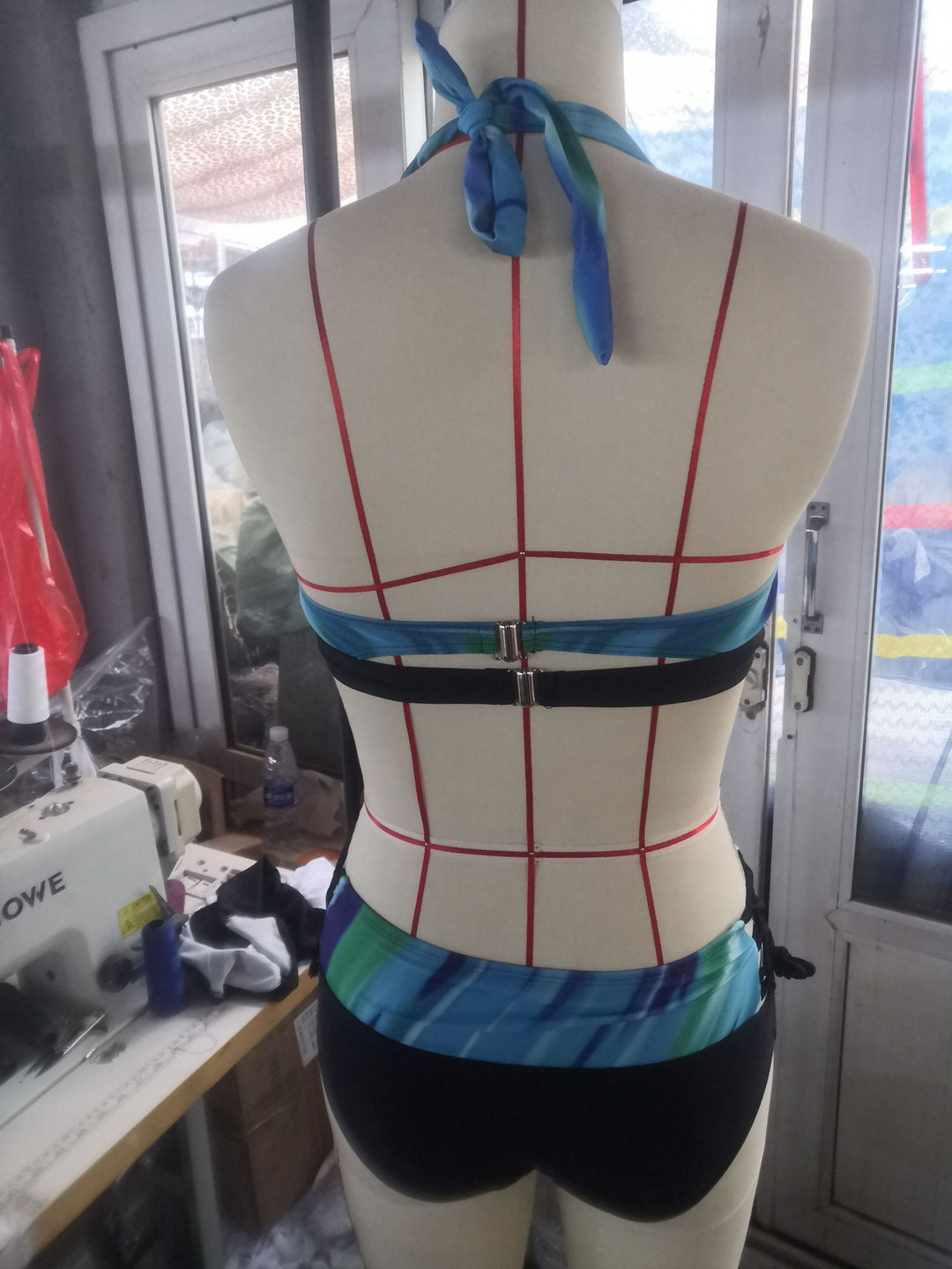 Dame Sporty bikini-sæt med justerbare stropper og moderigtigt farvedesign Skovae