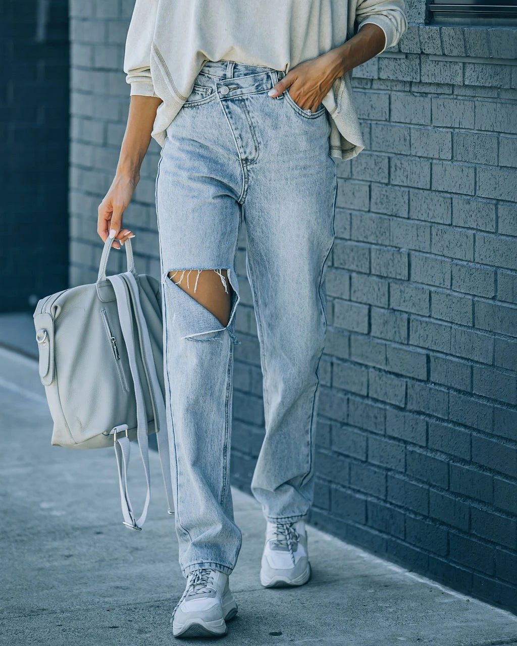 Dame Destroyed Jeans i Vintage Stil Stilla