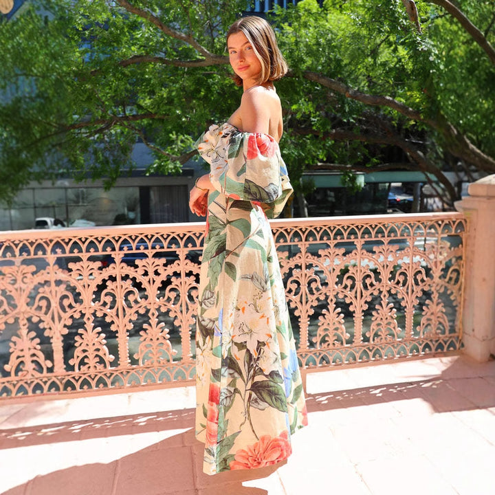 Dame Maxi-kjole i romantisk Off-Shoulder-stil med voluminøse puffærmer Stilla