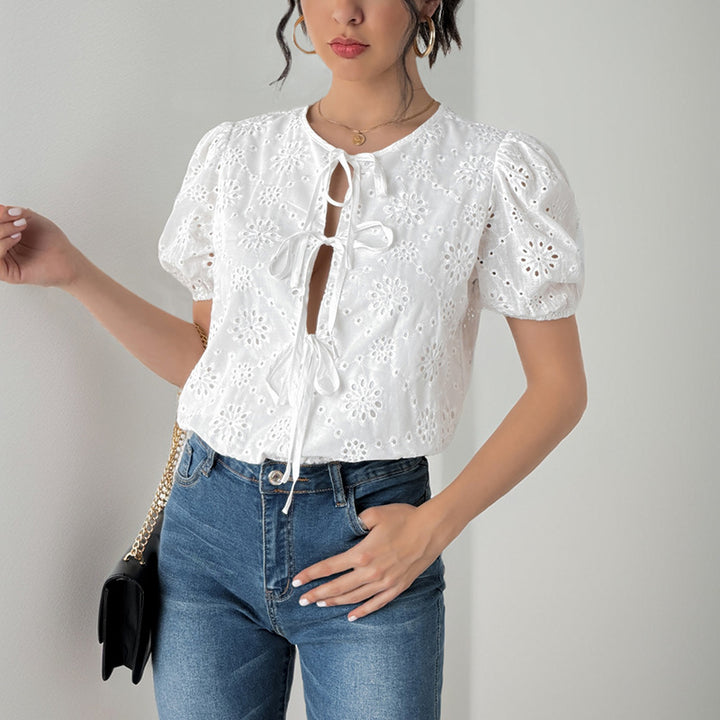 Dame puffærmet blouse med dekorative blomster mønstre og snoretræk Stilla