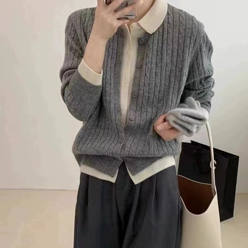 Femme Ribstrik-Cardigan Pullover med knaplukning Stilla