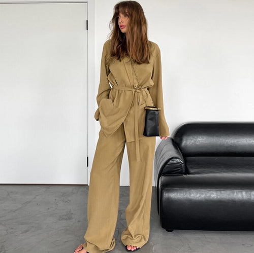 Damer elegant blazer- og bukseensemble med svingende snit og praktiske lommer Stilla