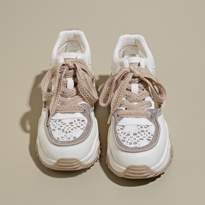 Dame sneakers med elegante satin snørebånd og moderne metallic overflade Stilla