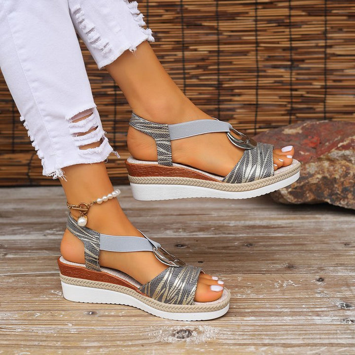 Dame Wedge-sandaler med fashionabel remdesign og ergonomisk fodbedste Stilla