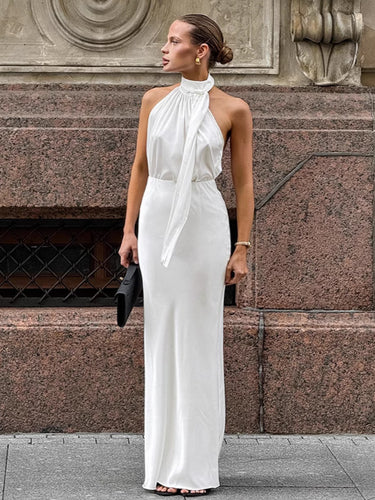 Dame Maxi-kjole med smart Halterneck og elegant snit Stilla