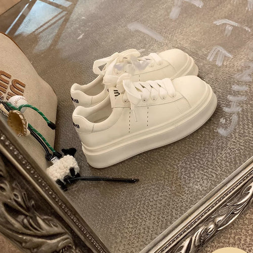 Dame Komfortable Lifestyle Sneakers med fleksible sålekoncept og moderne overmateriale Stilla