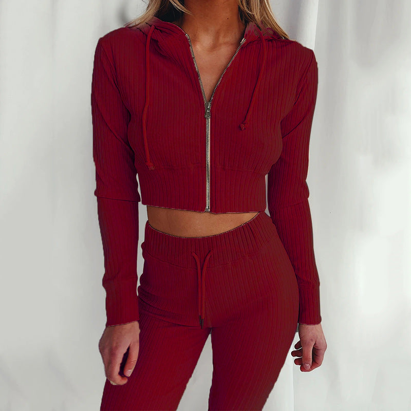 Kvinders sporty cropped hoodie sæt med fint rib design og høj bærekomfort Stilla